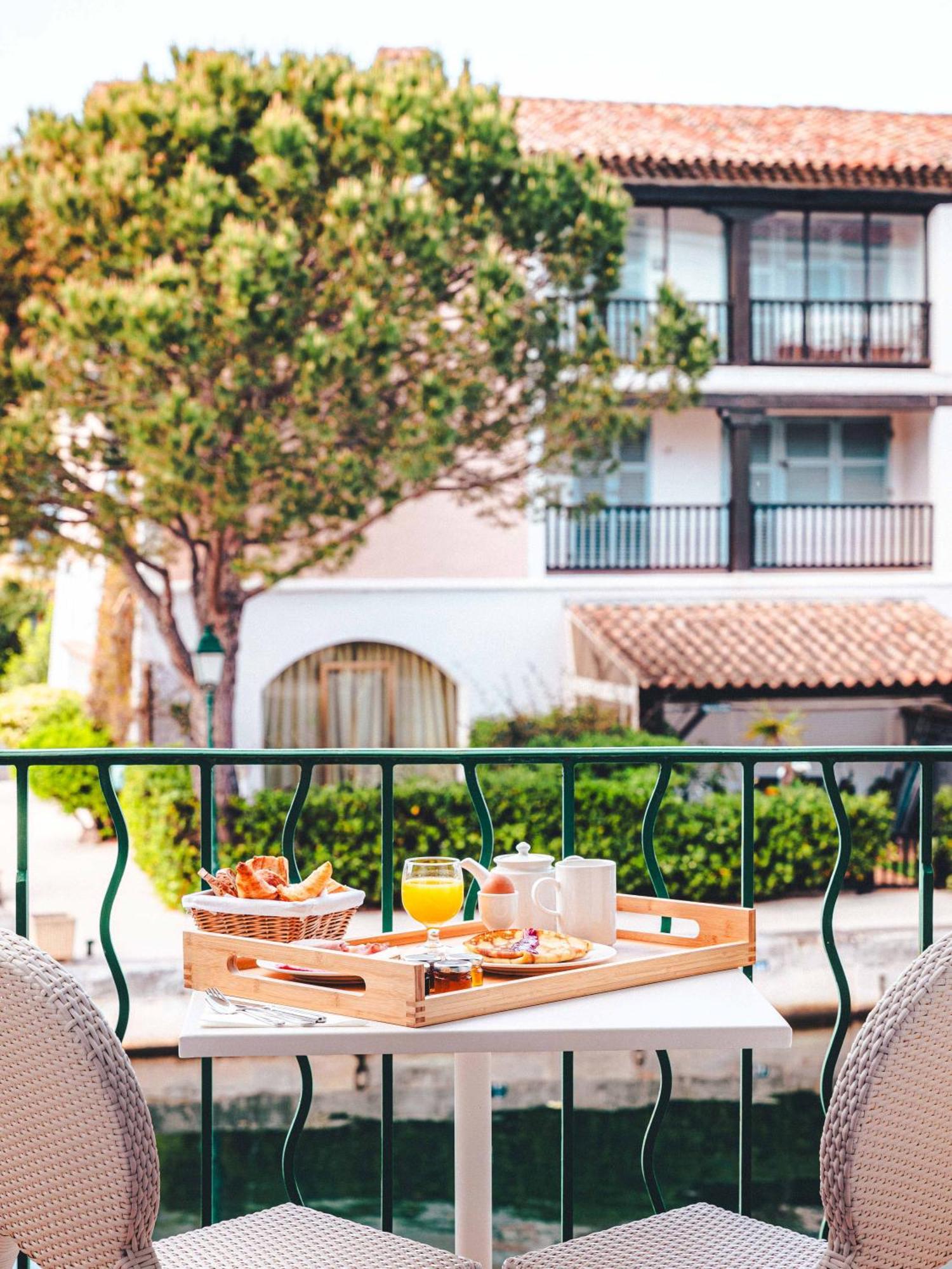 Le Suffren Hotel Grimaud Dış mekan fotoğraf